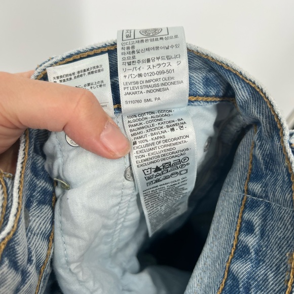 Levi’s Ribcage Straight Ankle Jeans Button Fly Distressed Raw Hem - Picture 8 of 9